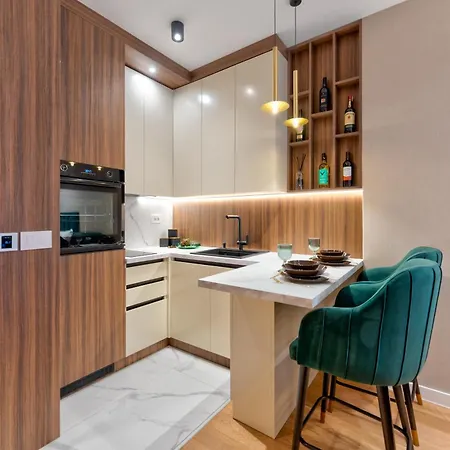 Apartment Square 5 *
