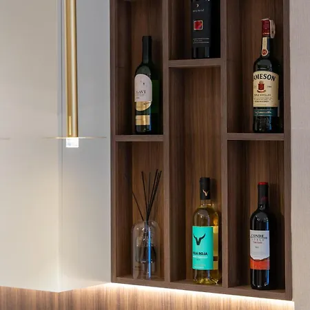 Apartment Square 5