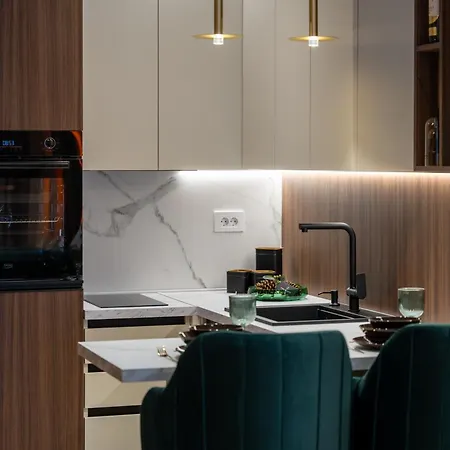 Square 5 * Ζλάτιμπορ