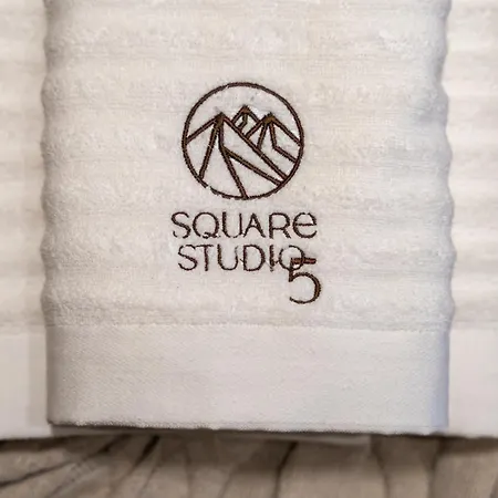 Apartment Square 5 *